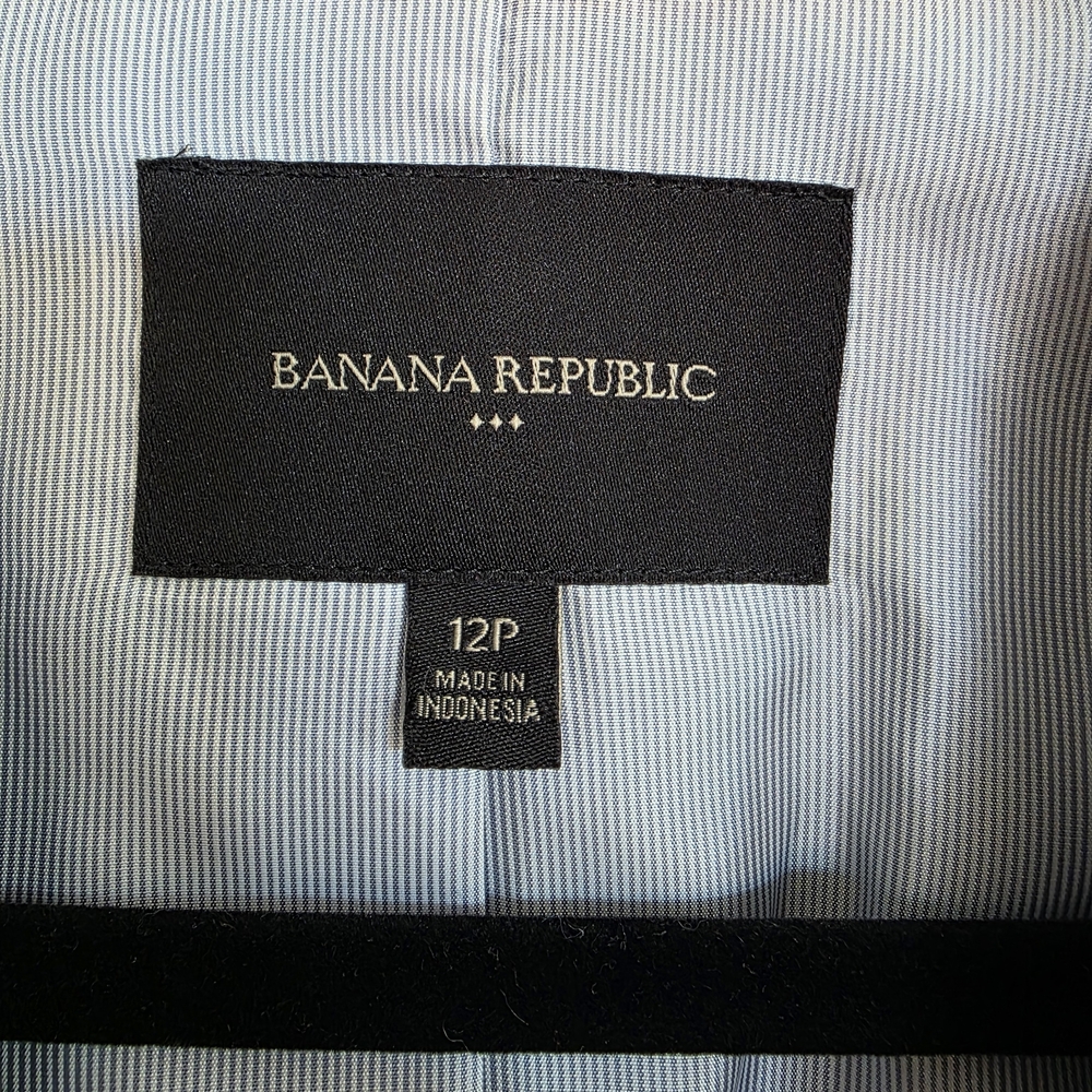 Banana Republic Classic Black and White Blazer - Picture 2 of 8